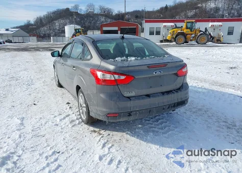 2013 Ford Focus Se z USA, uszkodzony, nr VIN 1FADP3F29DL261368